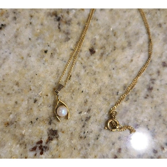 Lind Jewelry Lind 4kt Gold Plated Faux Pearl Ring Size 6 Wishbone